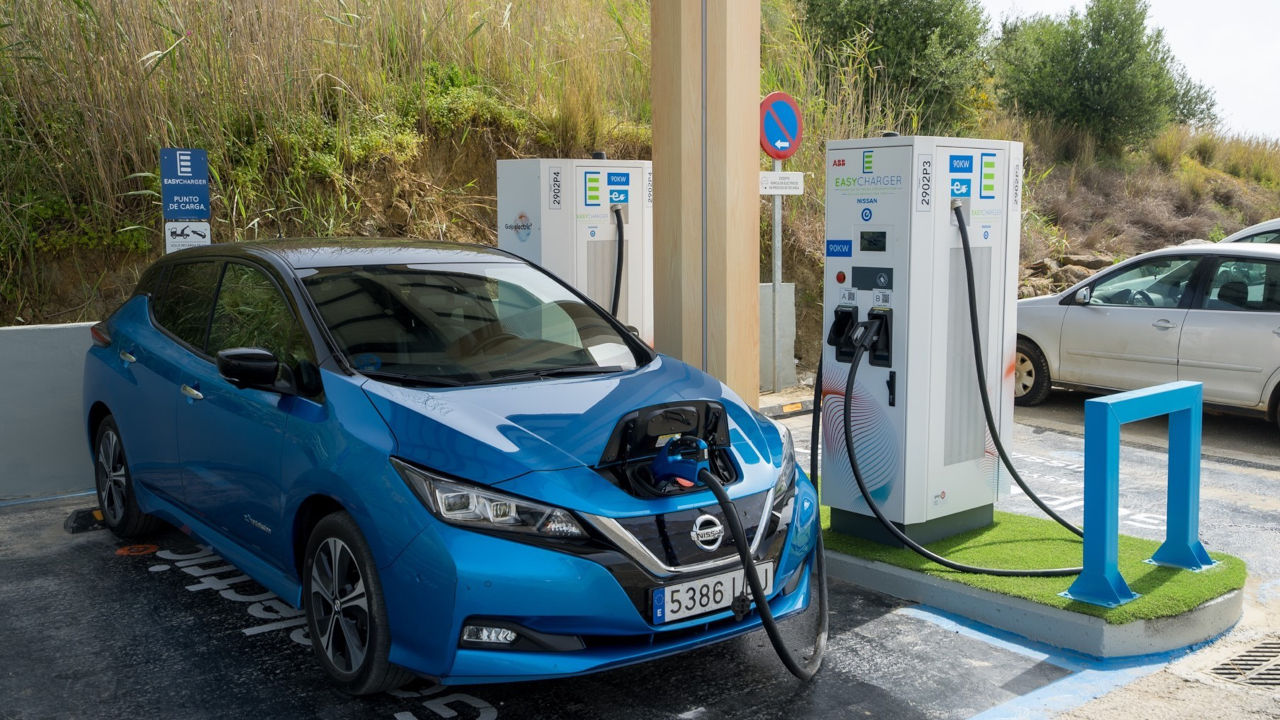 Nissan amplía su infraestructura de carga para coches eléctricos en toda Europa